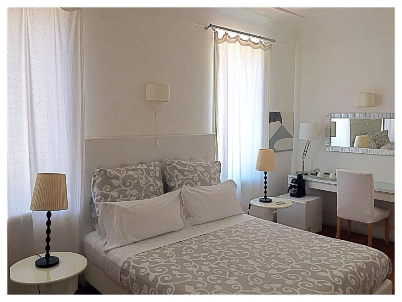 مبيت وإفطار نابولي Relais Piazza Dei Martiri المظهر الخارجي الصورة